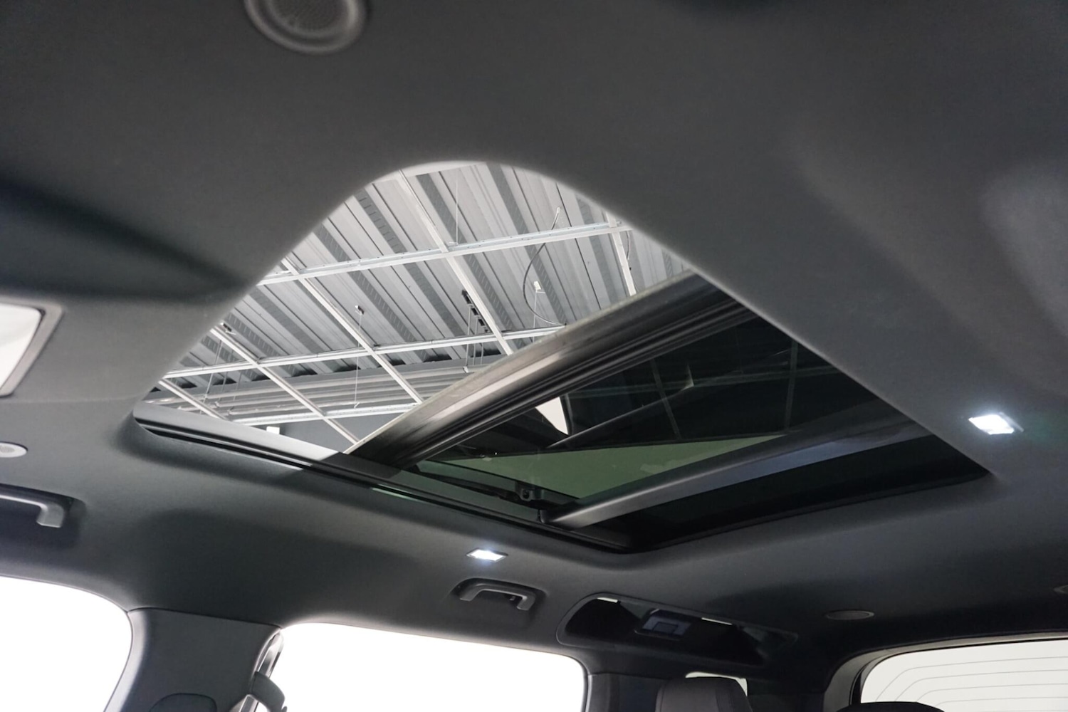 Used Land Rover Defender 2023 for sale - 77016449: Photo 12