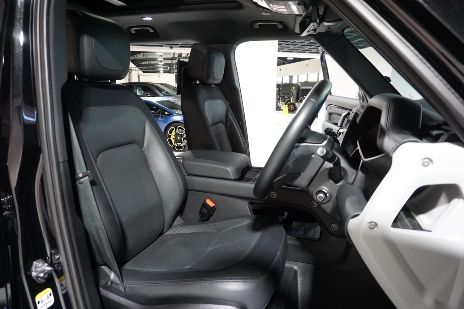 Used Land Rover Defender 2023 for sale - 77016449: Photo 13