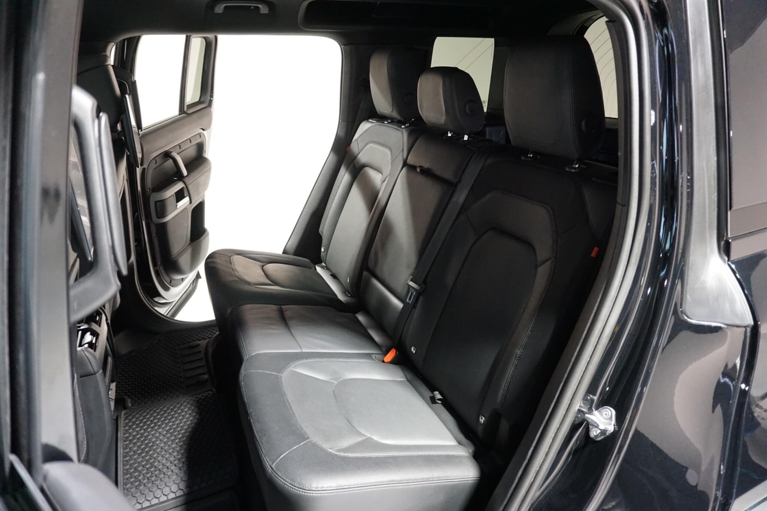 Used Land Rover Defender 2023 for sale - 77016449: Photo 15