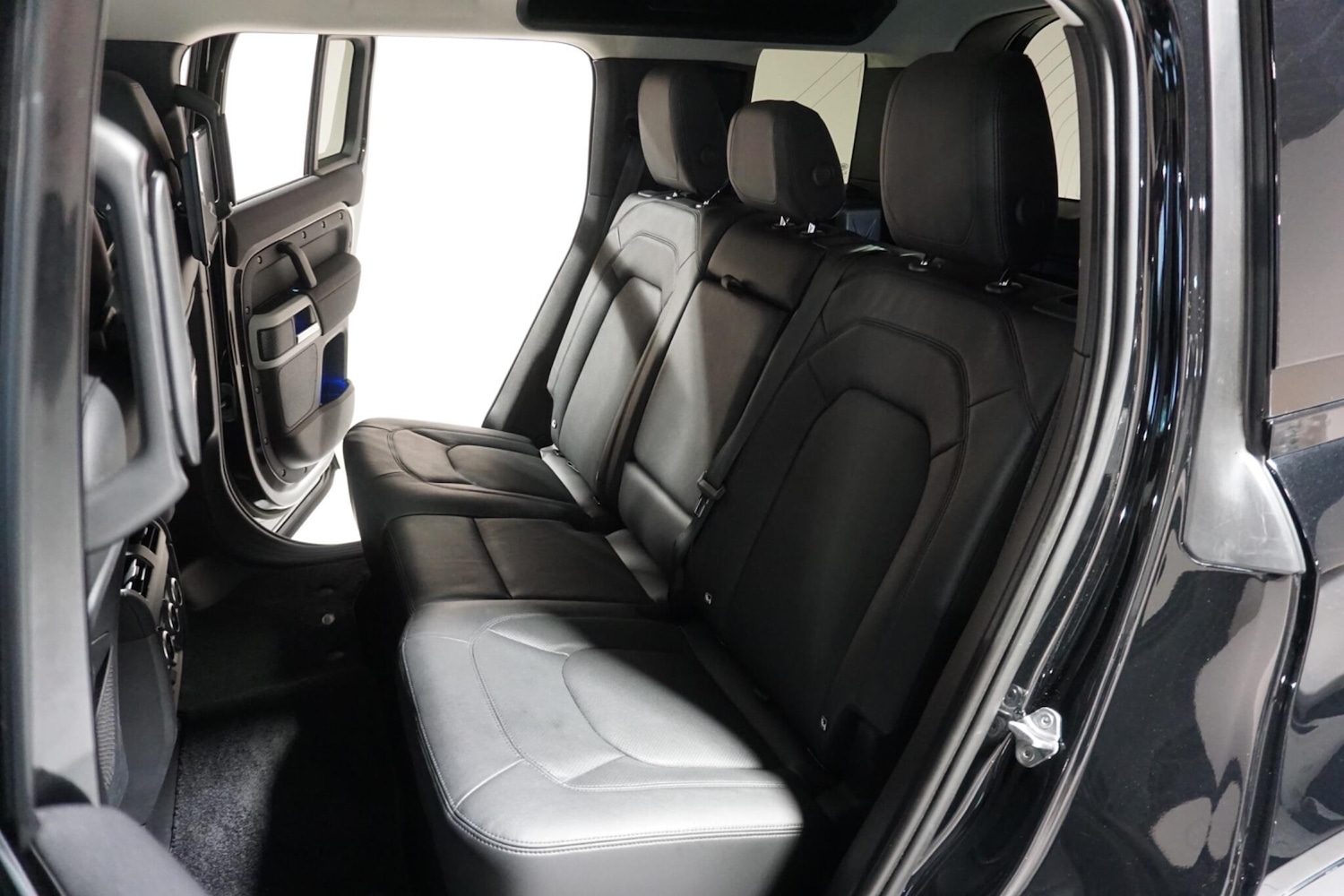 Used Land Rover Defender 2022 for sale - 77016411: Photo 15