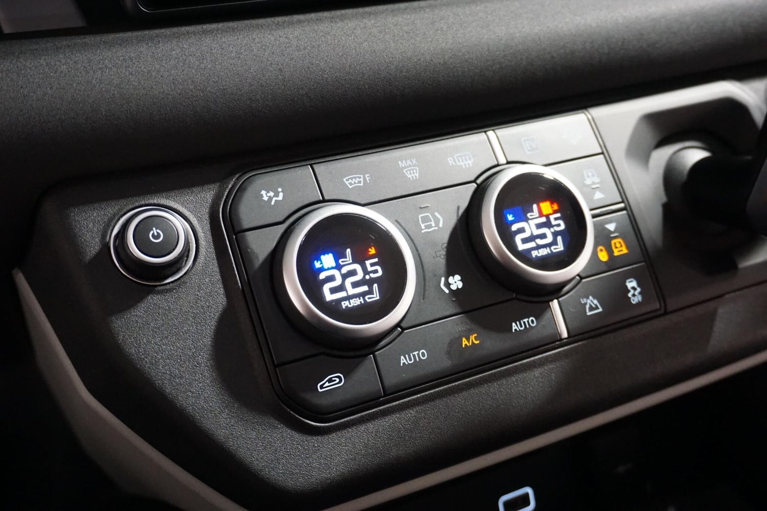 Used Land Rover Defender 2022 for sale - 77016411: Photo 65