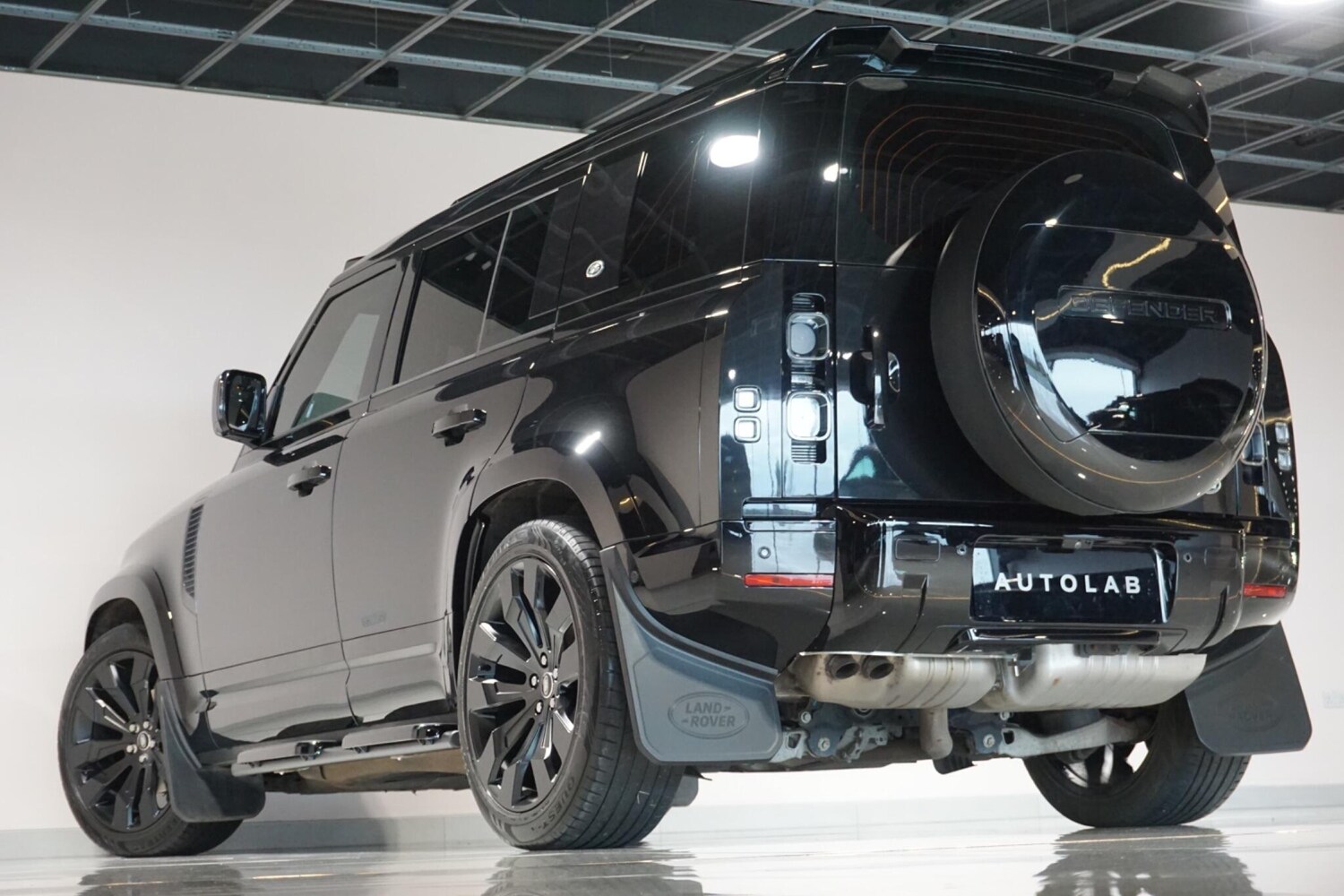 Used Land Rover Defender 110 for sale - 77670342: Photo 32