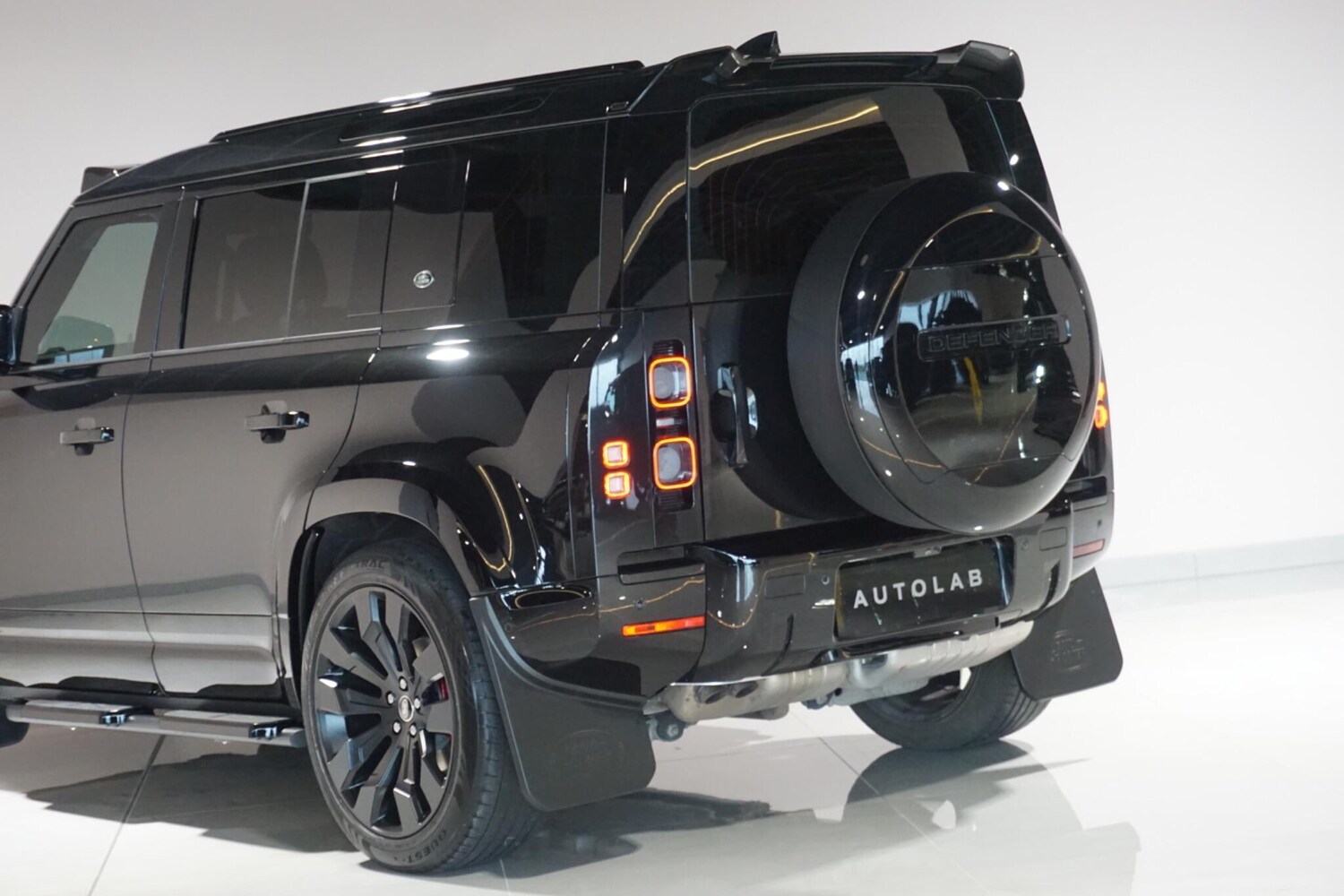 Used Land Rover Defender 110 for sale - 77670342: Photo 43