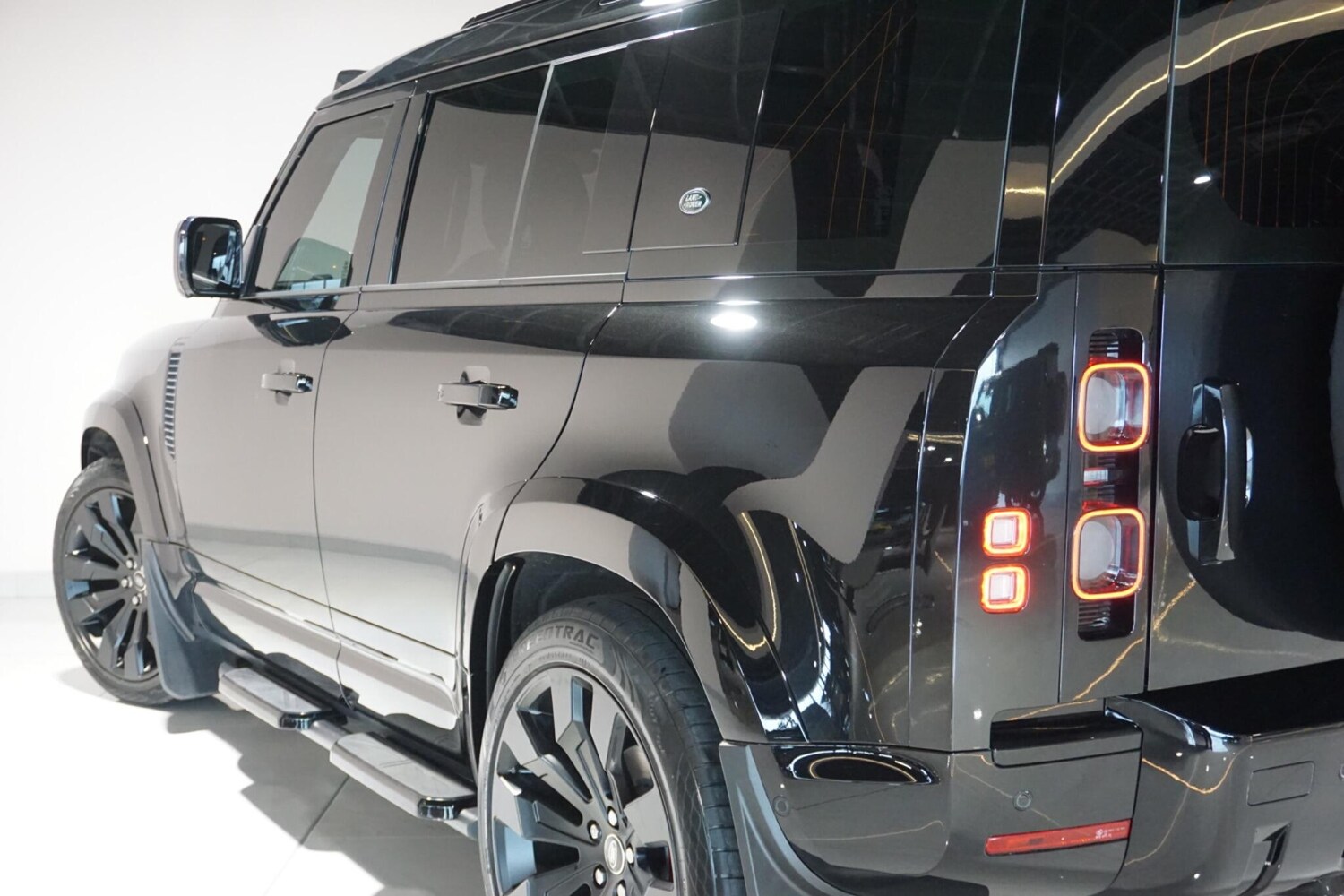 Used Land Rover Defender 110 for sale - 77670342: Photo 53