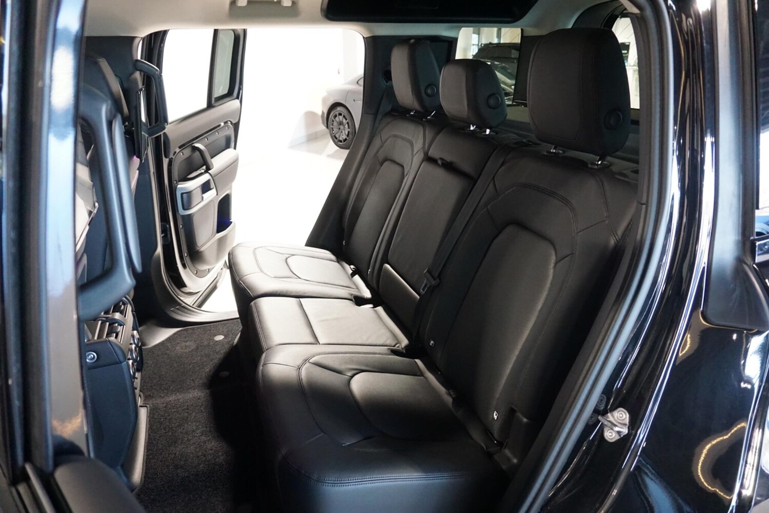 Used Land Rover Defender 110 for sale - 77753692: Photo 15