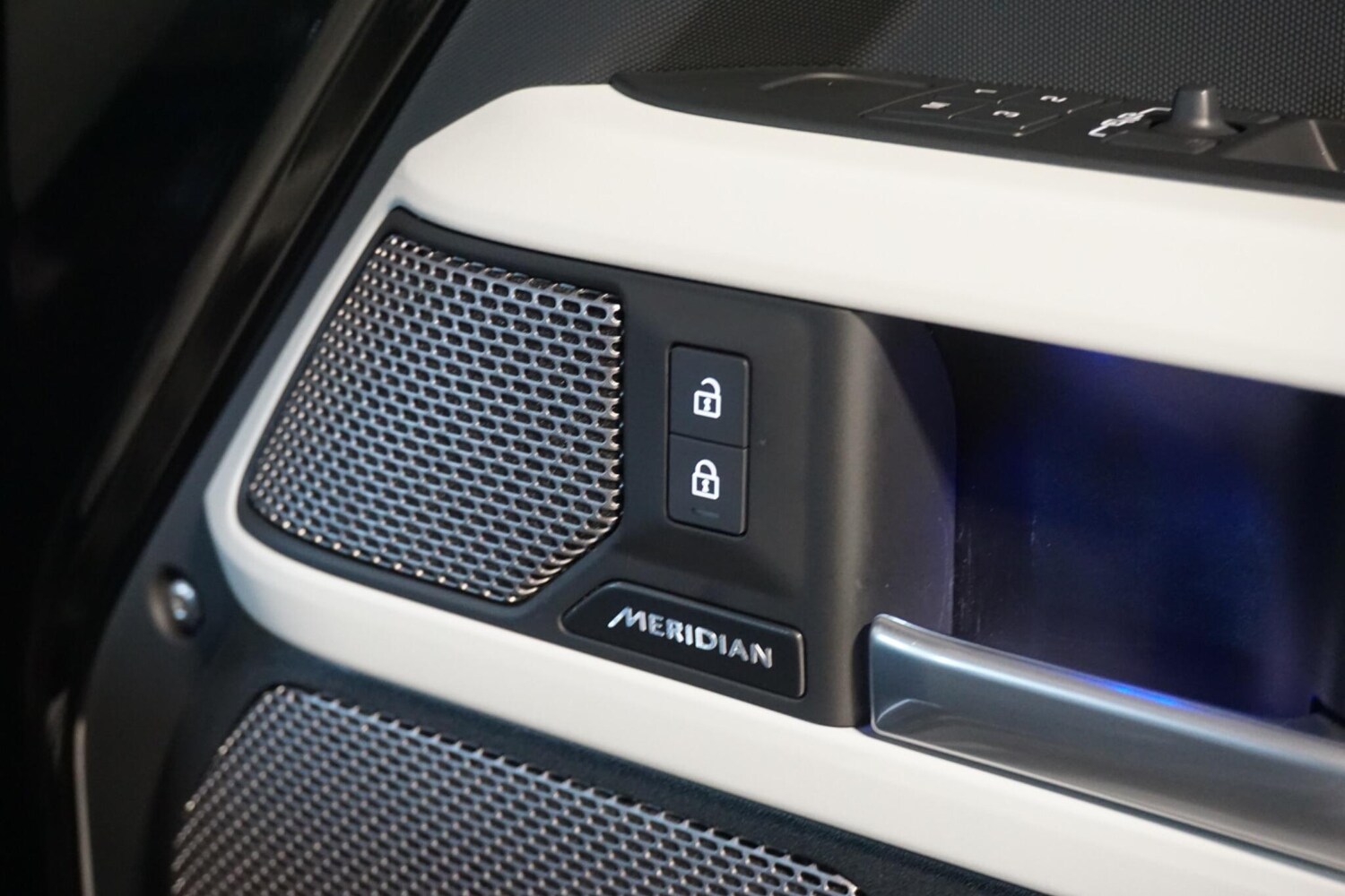 Used Land Rover Defender 110 for sale - 77753692: Photo 24