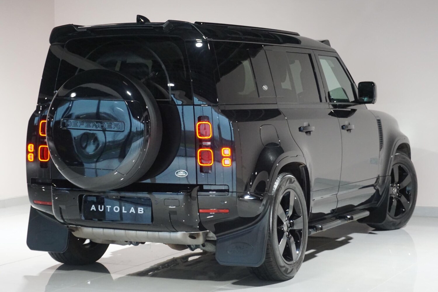 Used Land Rover Defender 110 for sale - 77753692: Photo 26