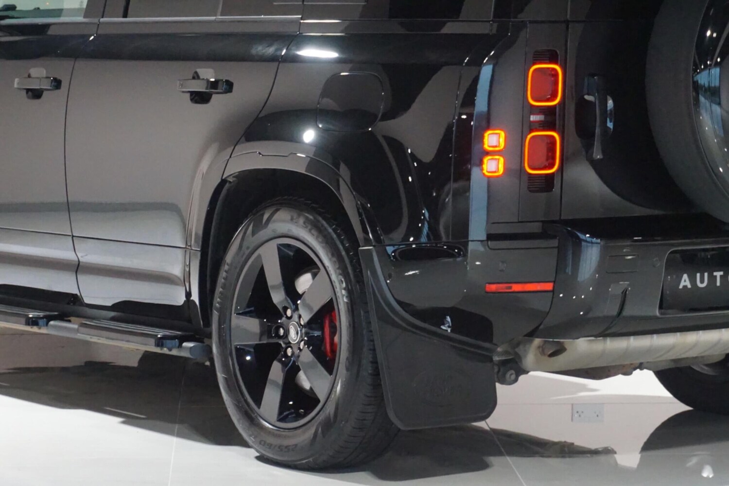 Used Land Rover Defender 110 for sale - 77753692: Photo 51