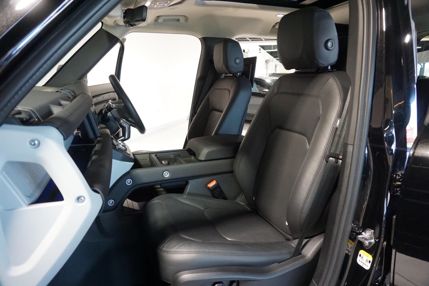 Used Land Rover Defender 110 for sale - 77753692: Photo 57