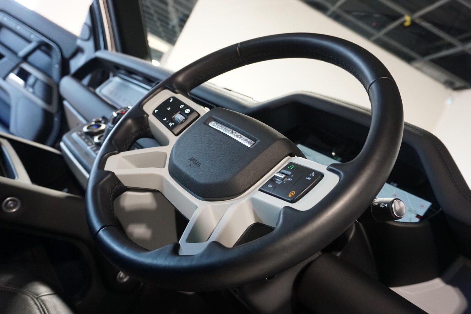 Used Land Rover Defender 110 for sale - 77753692: Photo 61