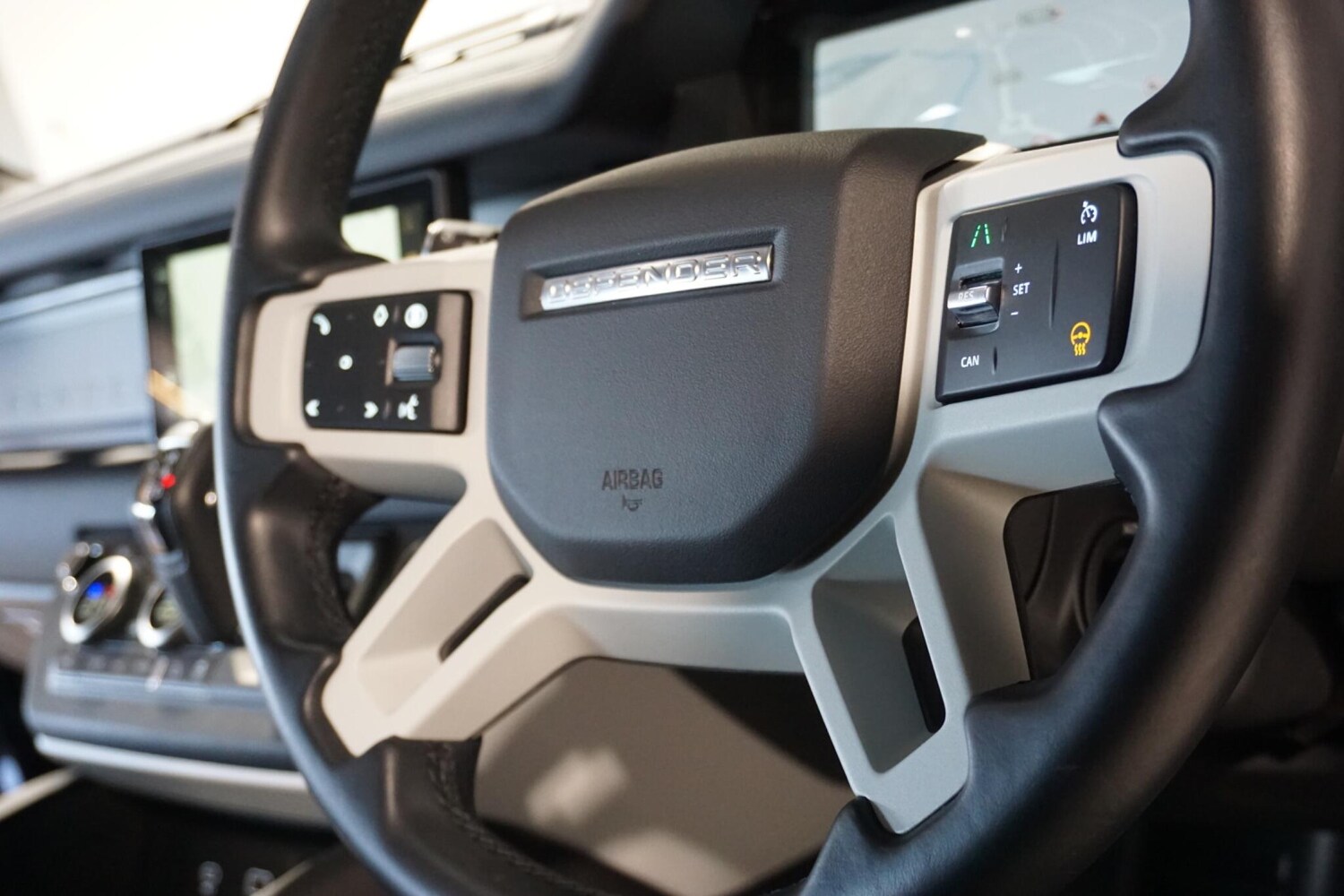 Used Land Rover Defender 110 for sale - 77753692: Photo 62