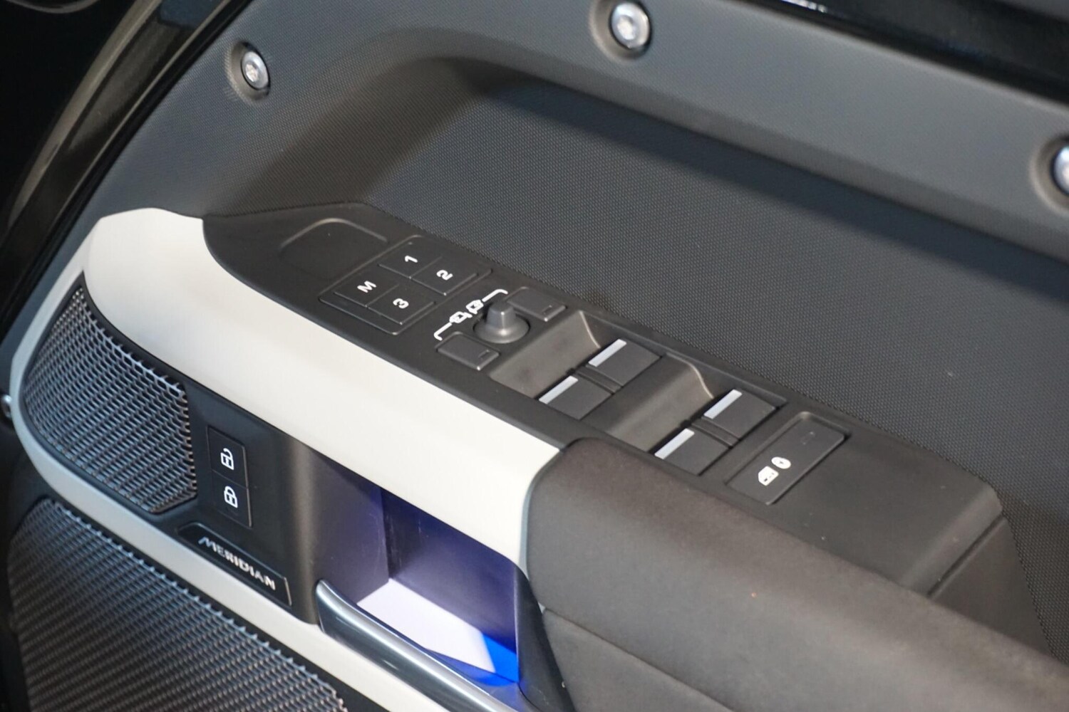 Used Land Rover Defender 110 for sale - 77753692: Photo 69