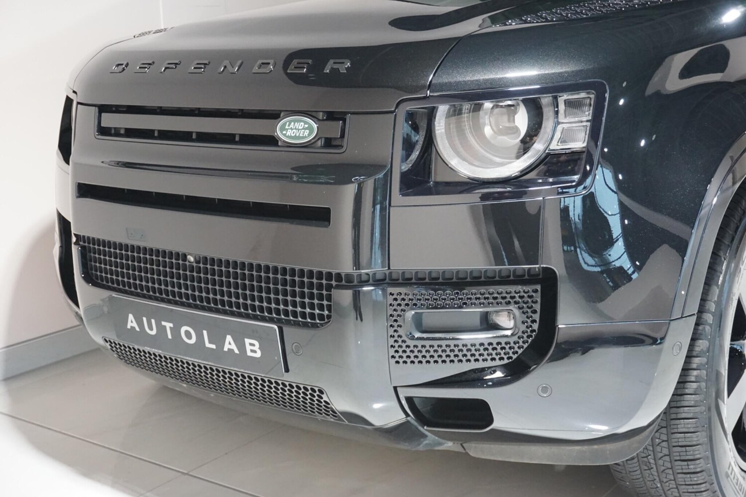 Used Land Rover Defender 110 for sale - 77753692: Photo 70