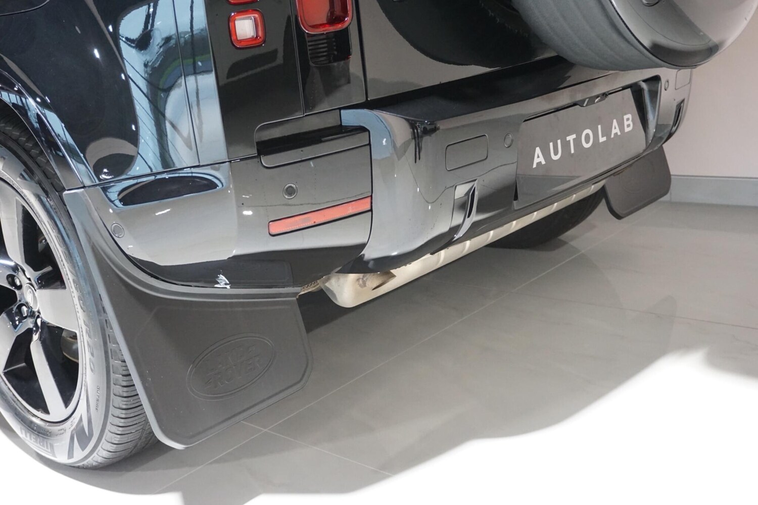 Used Land Rover Defender 110 for sale - 77753692: Photo 73