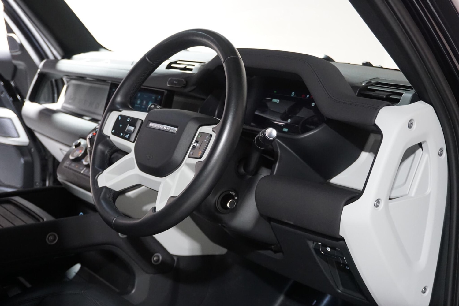 Used Land Rover Defender 110 2022 for sale - 77344212: Photo 15