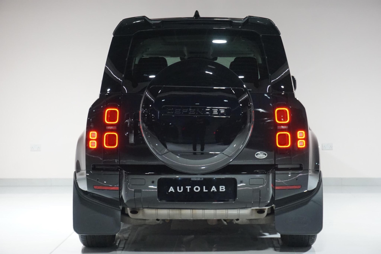 Used Land Rover Defender 110 2022 for sale - 77344212: Photo 8