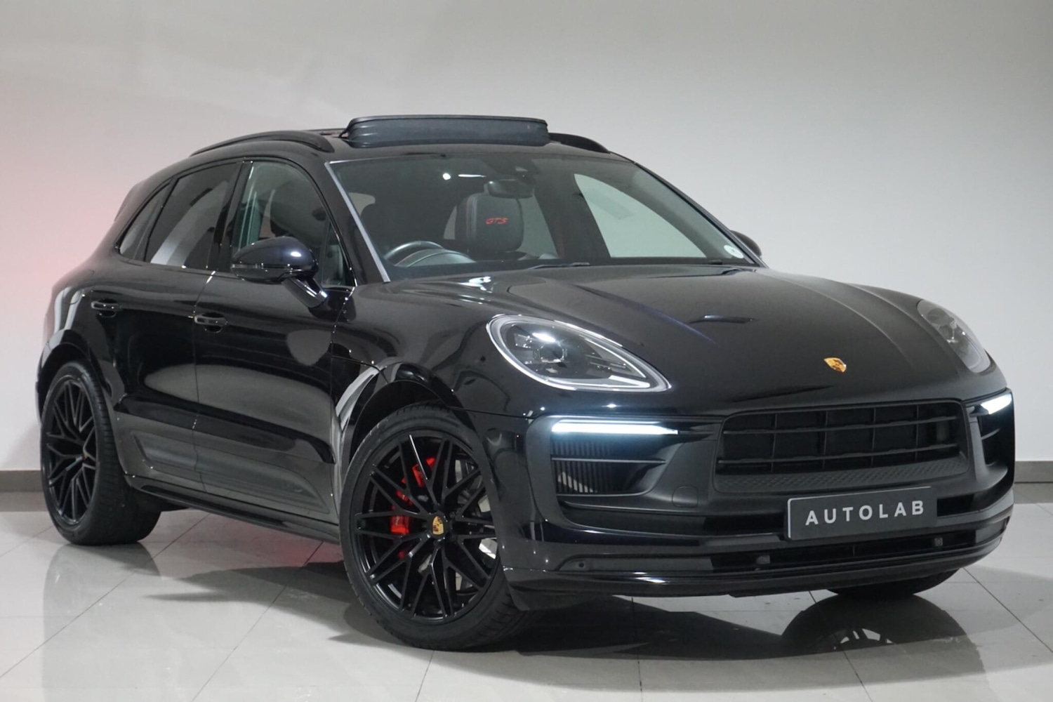 Used Porsche Macan 2022 for sale - 76227579: Photo 1