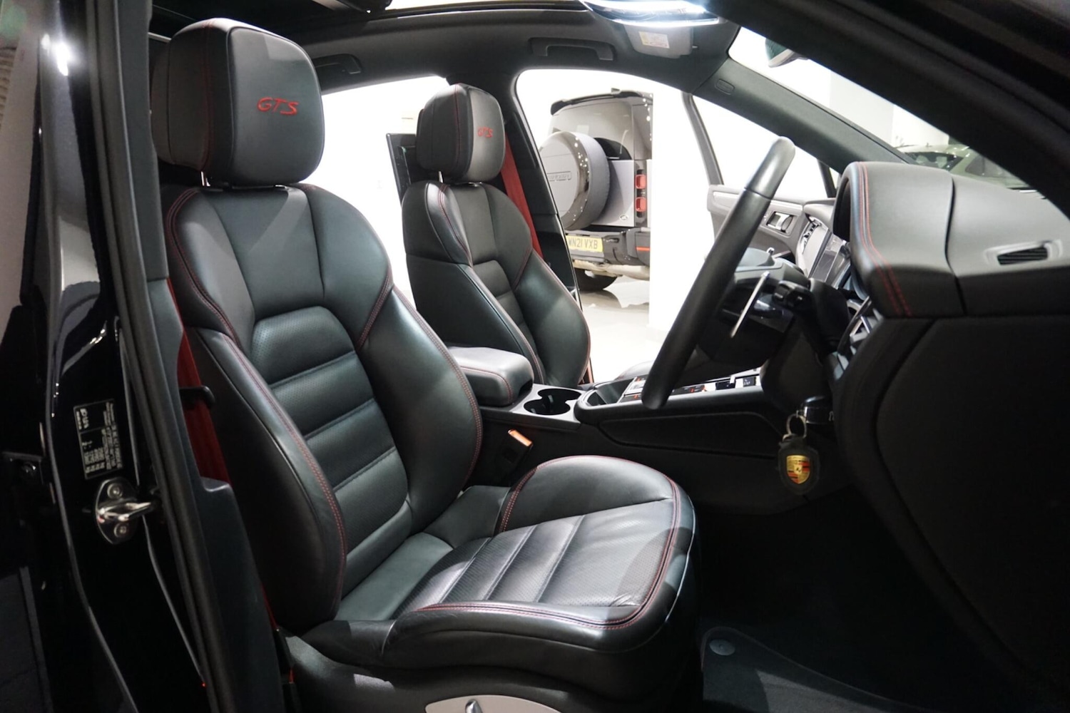 Used Porsche Macan 2022 for sale - 76227579: Photo 10