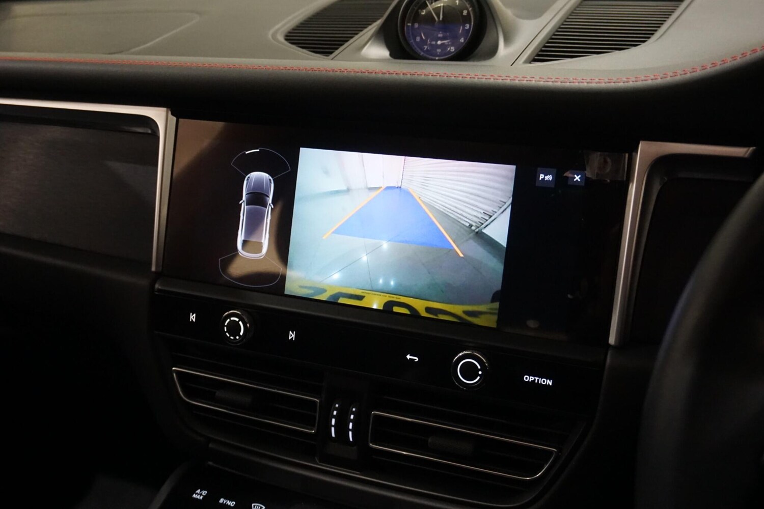 Used Porsche Macan 2022 for sale - 76227579: Photo 14