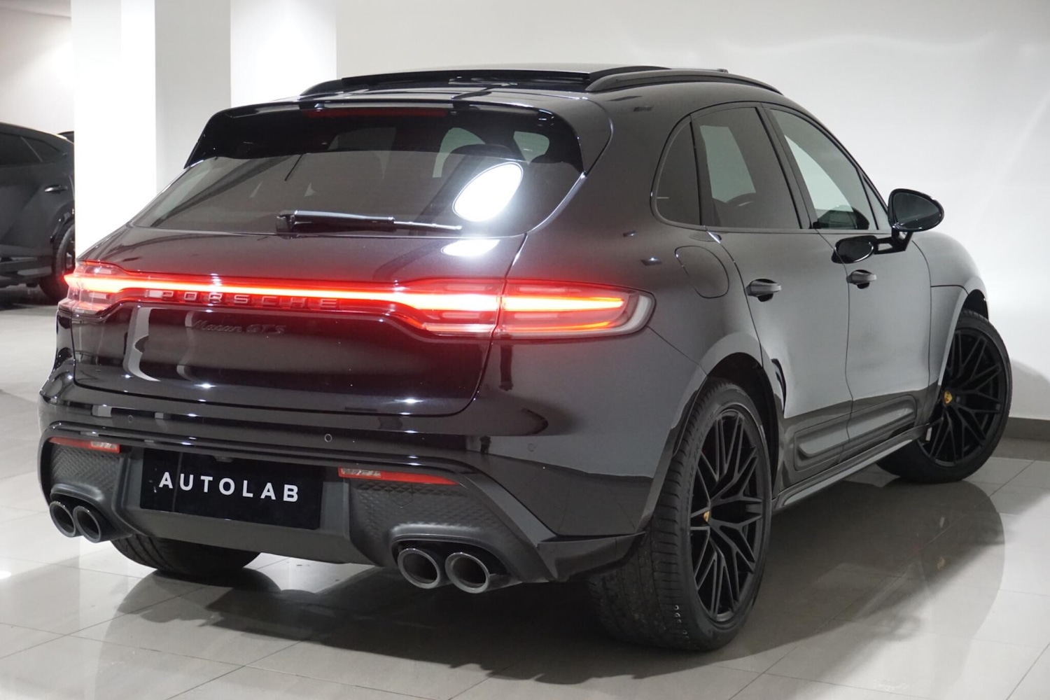 Used Porsche Macan 2022 for sale - 76227579: Photo 16