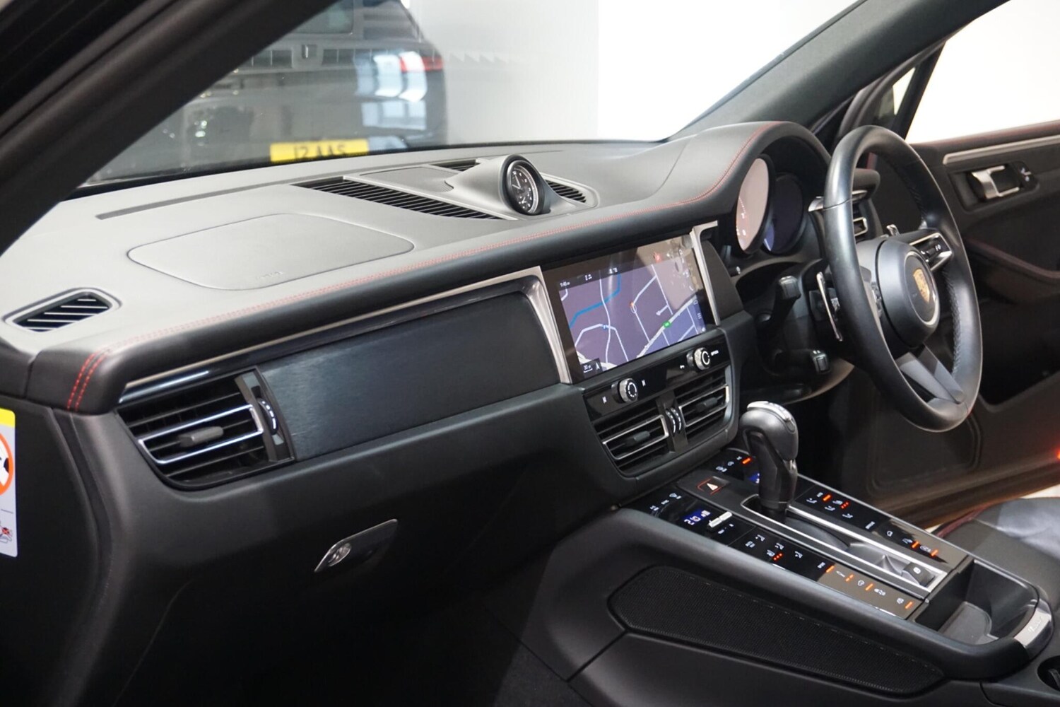 Used Porsche Macan 2022 for sale - 76227579: Photo 48