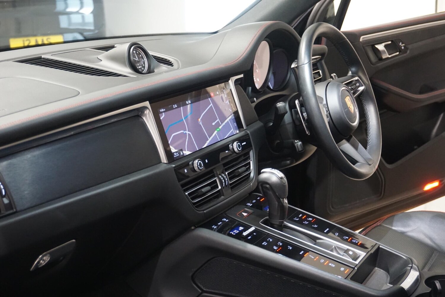 Used Porsche Macan 2022 for sale - 76227579: Photo 51