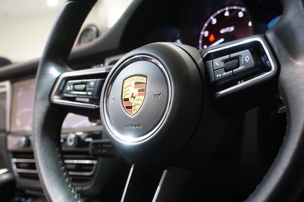 Used Porsche Macan 2022 for sale - 76227579: Photo 53