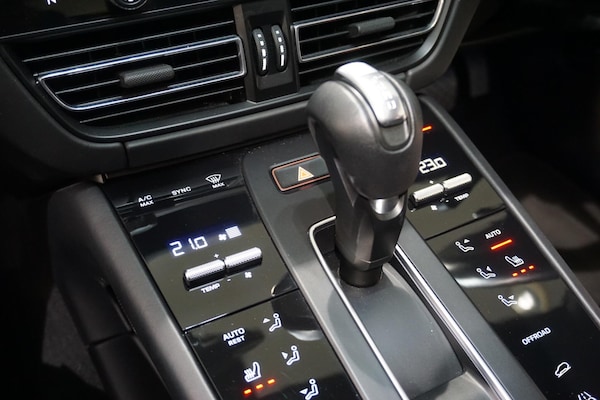 Used Porsche Macan 2022 for sale - 76227579: Photo 60