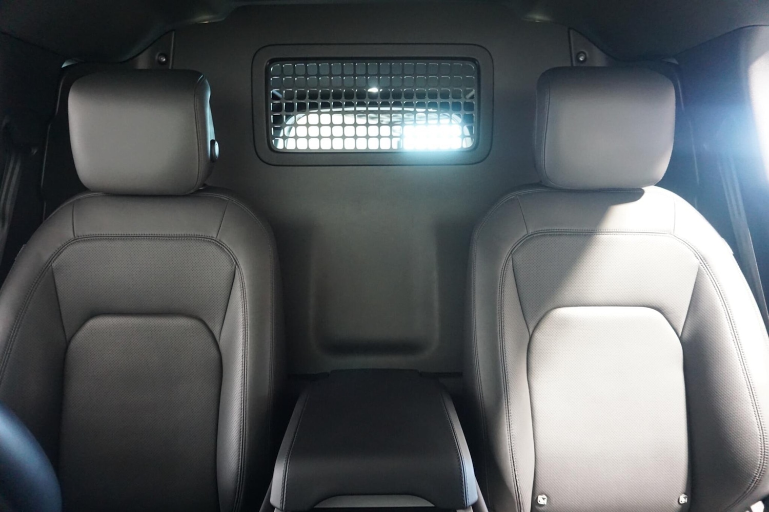 Used Land Rover Defender 2024 for sale - 77939966: Photo 9