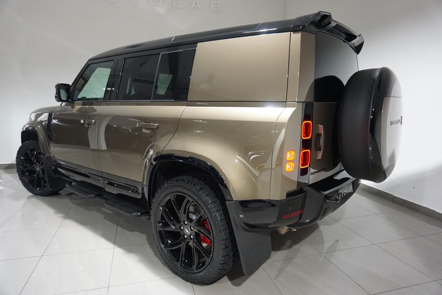 Used Land Rover Defender 110 for sale - 76498607: Photo 25