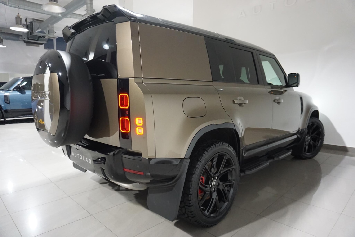 Used Land Rover Defender 110 for sale - 76498607: Photo 27