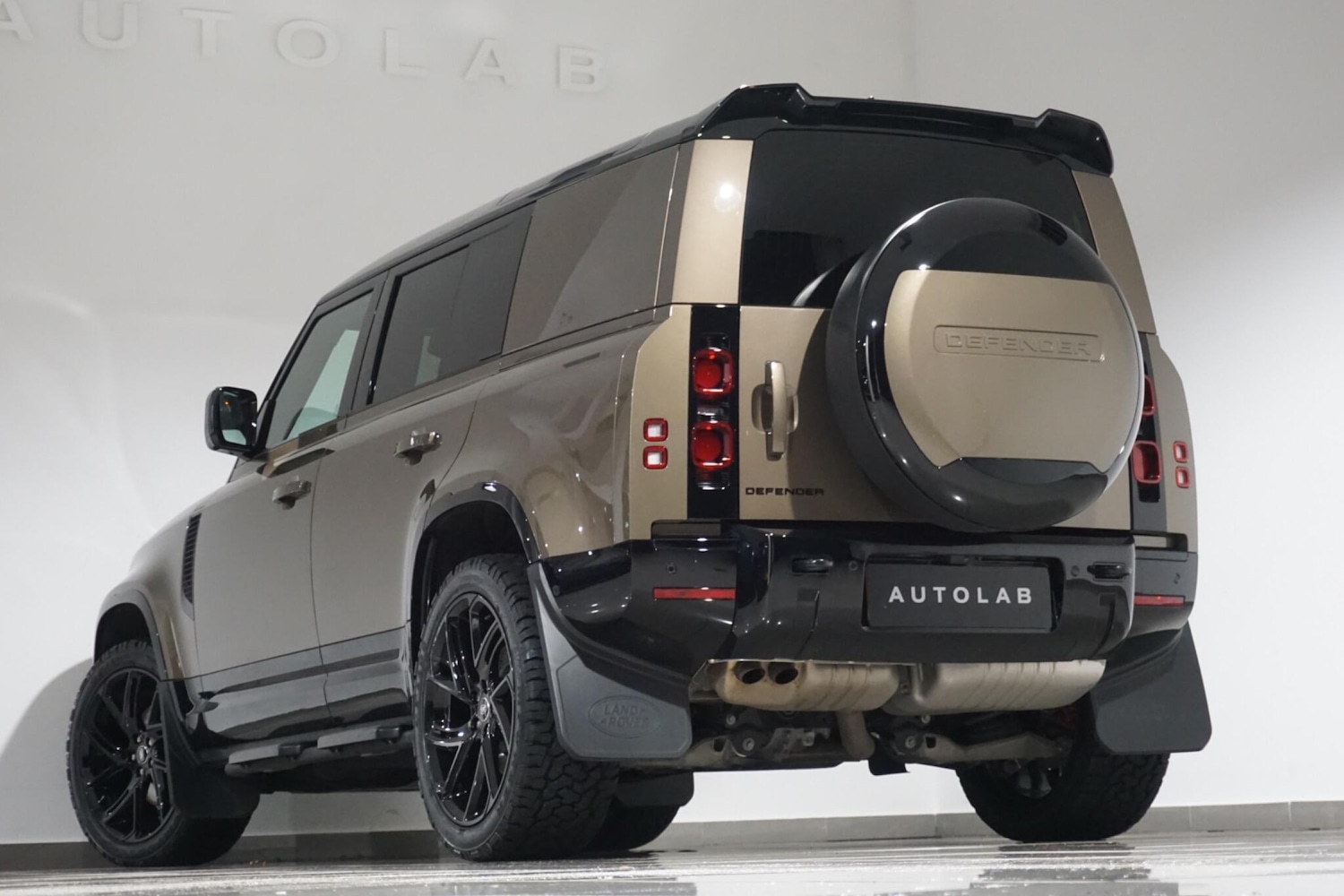 Used Land Rover Defender 110 for sale - 76498607: Photo 29