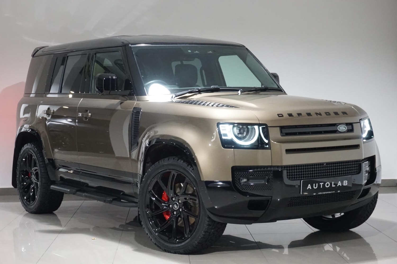 Used Land Rover Defender 110 for sale - 76498607: Photo 37