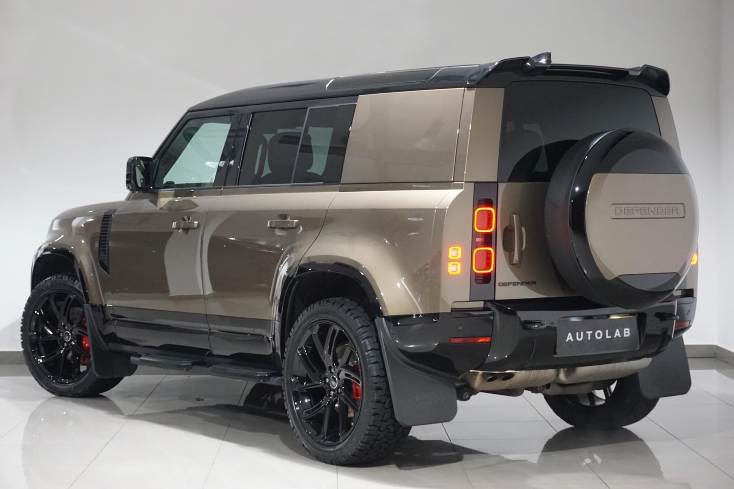 Used Land Rover Defender 110 for sale - 76498607: Photo 38