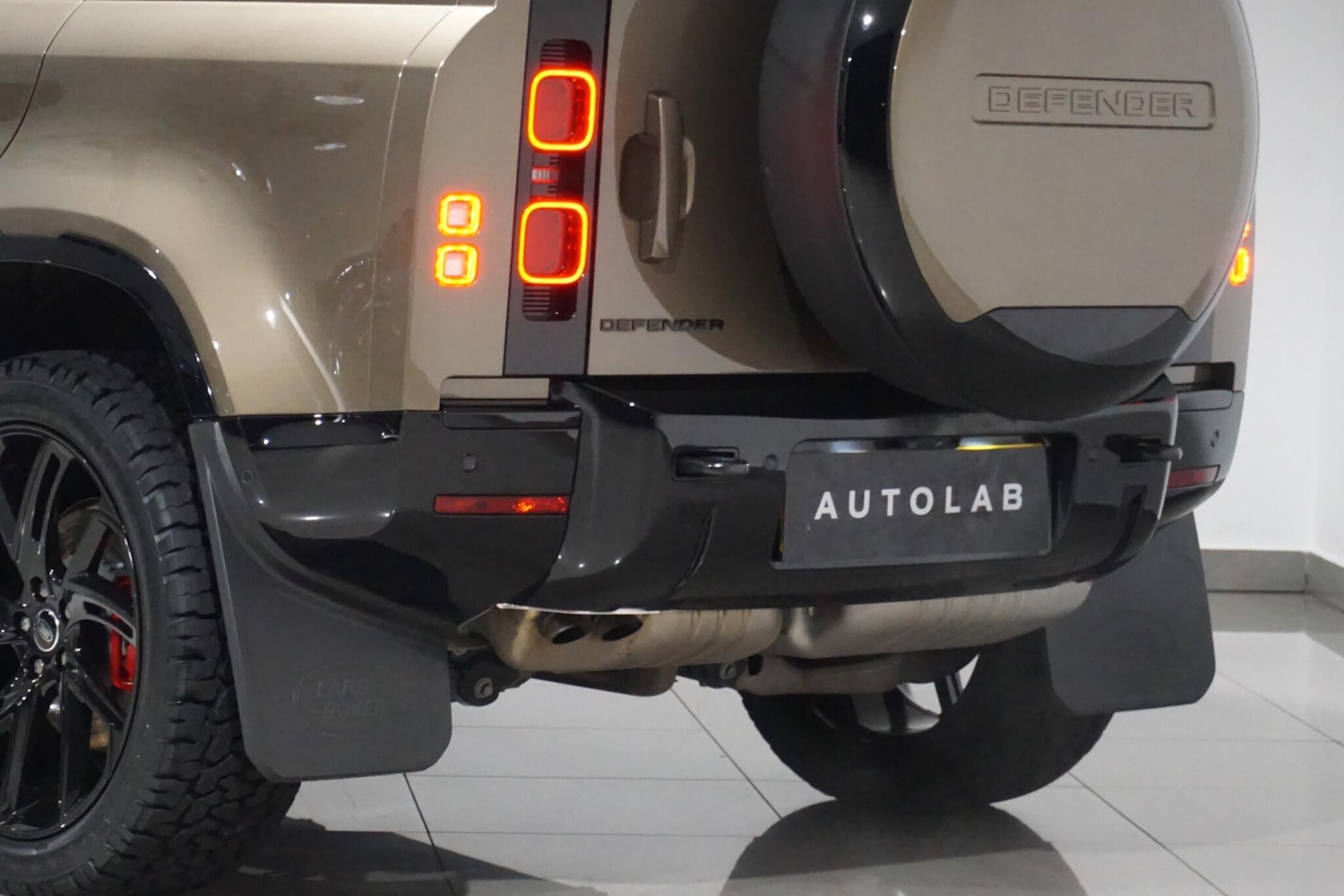 Used Land Rover Defender 110 for sale - 76498607: Photo 44