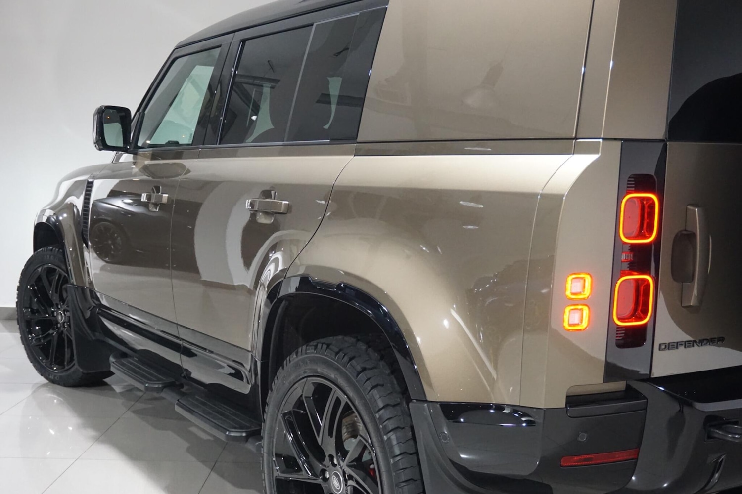 Used Land Rover Defender 110 for sale - 76498607: Photo 50