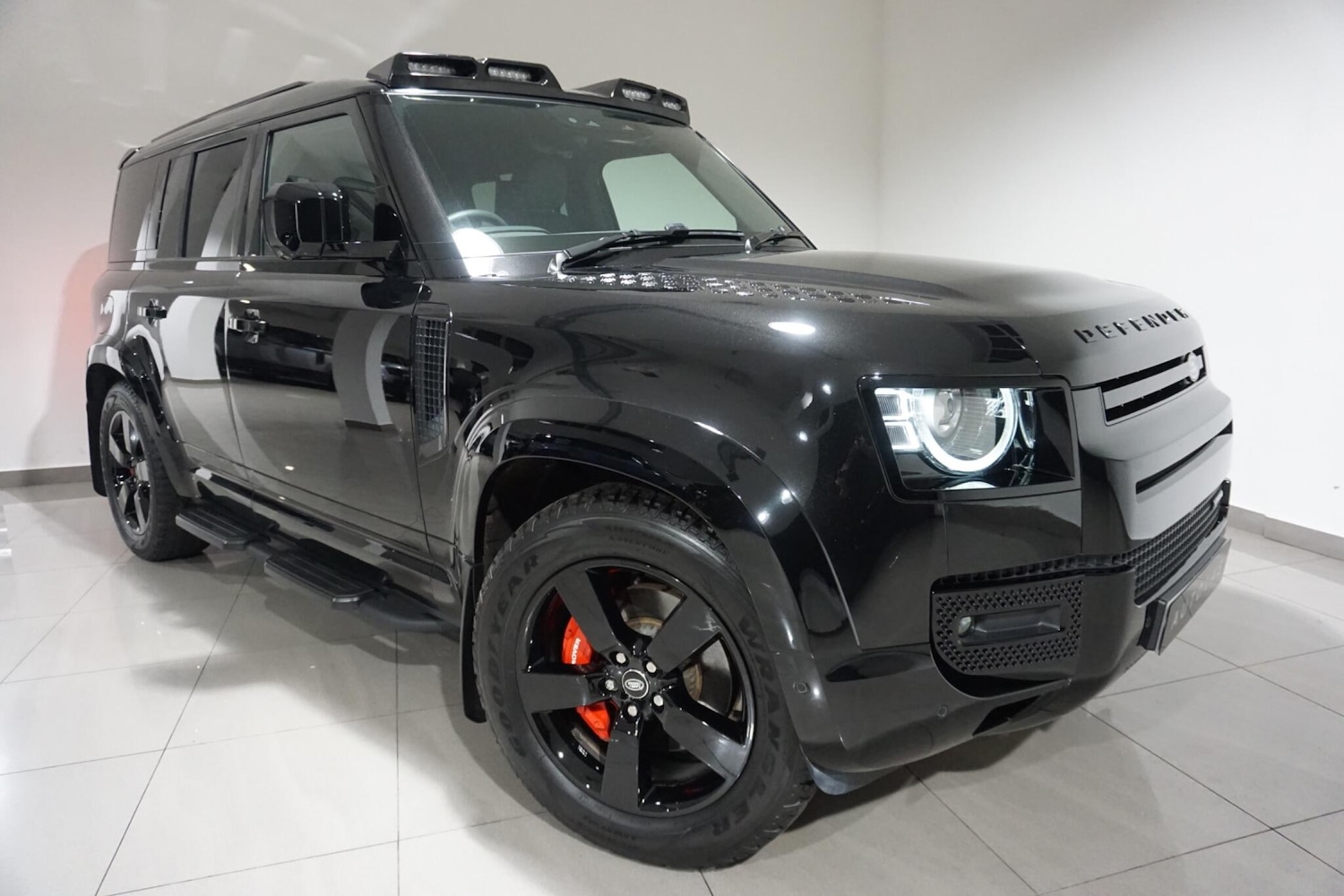 Used Land Rover Defender 110 for sale - 76473593: Photo 24