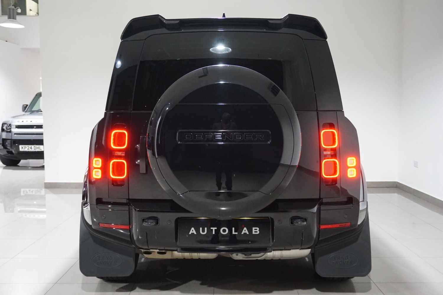 Used Land Rover Defender 110 for sale - 76473593: Photo 28