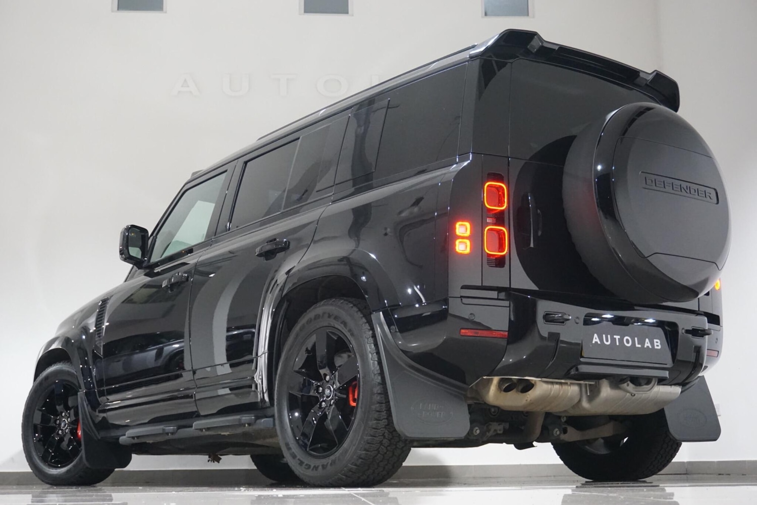 Used Land Rover Defender 110 for sale - 76473593: Photo 36