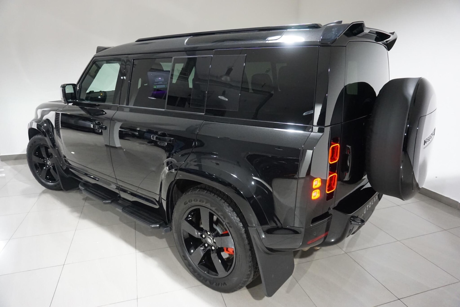Used Land Rover Defender 110 for sale - 76473593: Photo 38