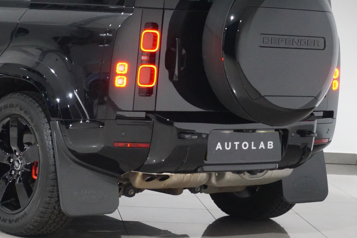 Used Land Rover Defender 110 for sale - 76473593: Photo 46