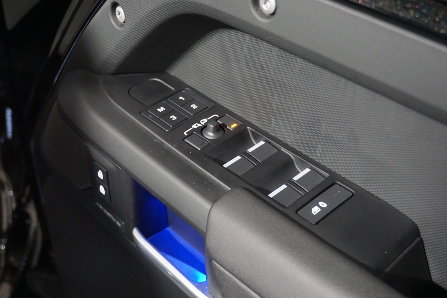 Used Land Rover Defender 110 for sale - 76473593: Photo 67