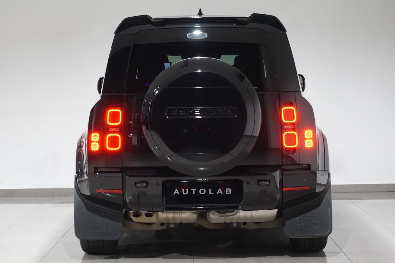 Used Land Rover Defender 110 for sale - 76473593: Photo 8