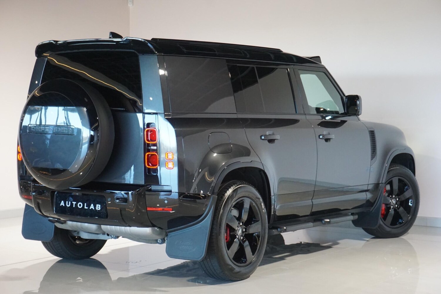 Used Land Rover Defender 110 for sale - 77940725: Photo 18