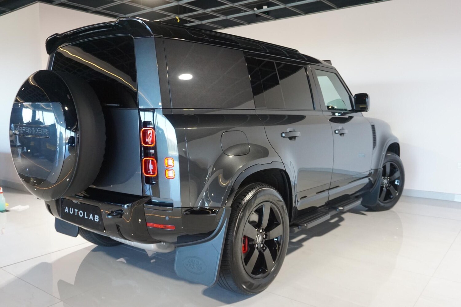 Used Land Rover Defender 110 for sale - 77940725: Photo 24