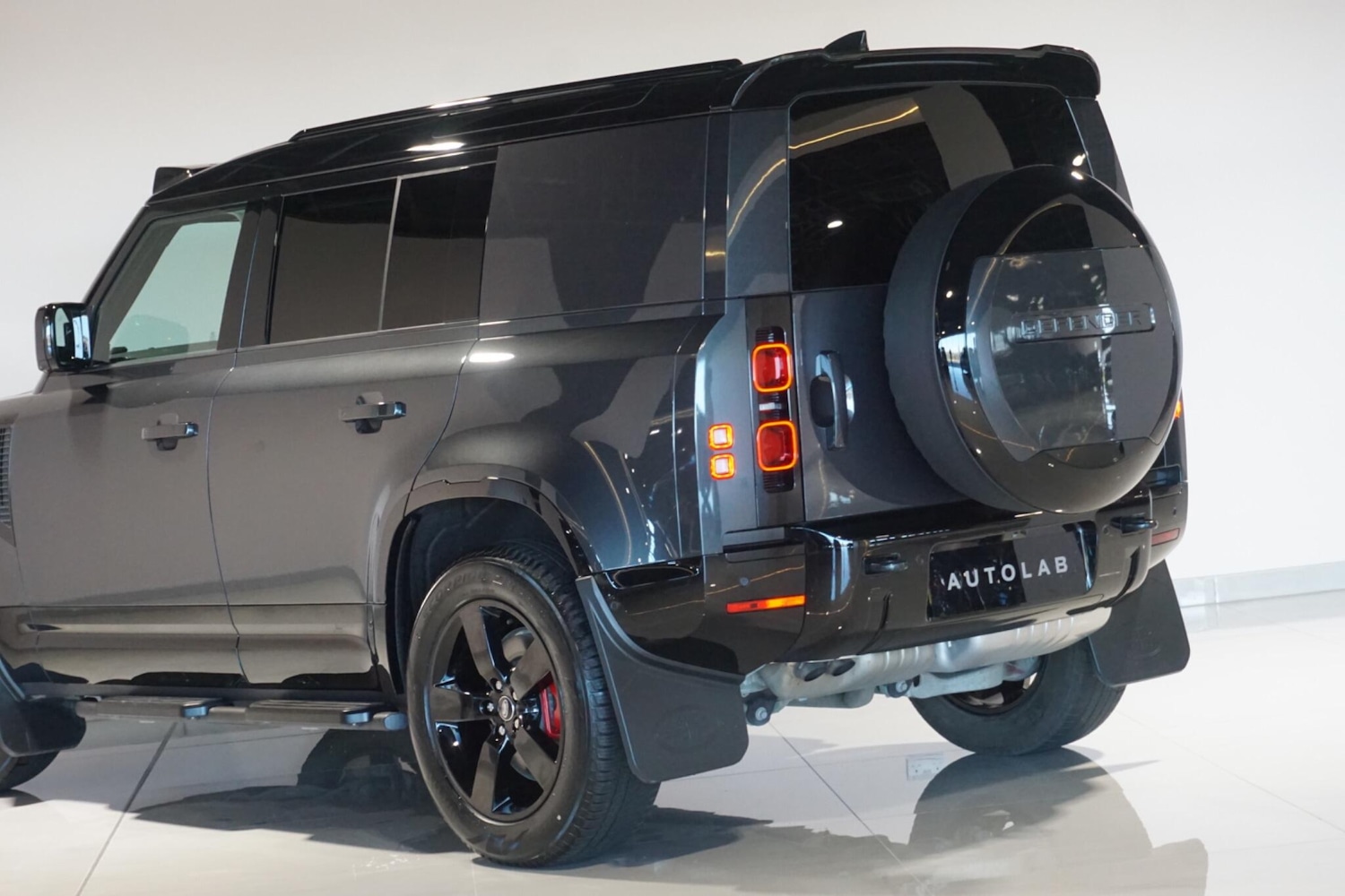 Used Land Rover Defender 110 for sale - 77940725: Photo 37