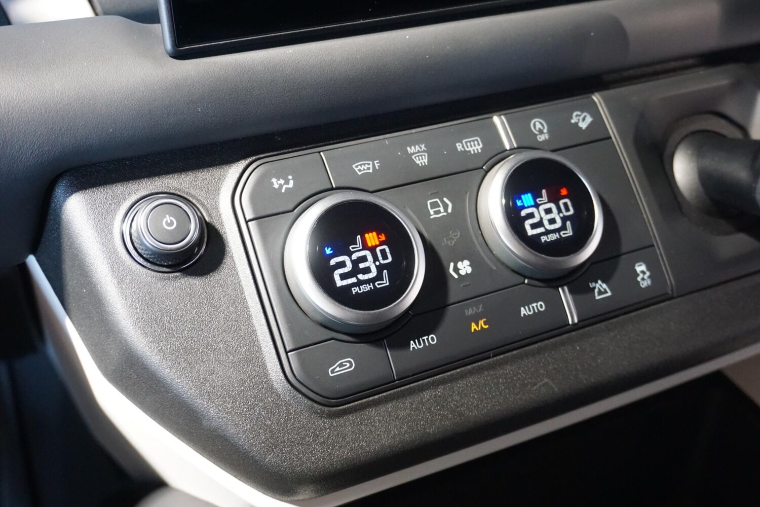 Used Land Rover Defender 110 for sale - 77940725: Photo 57