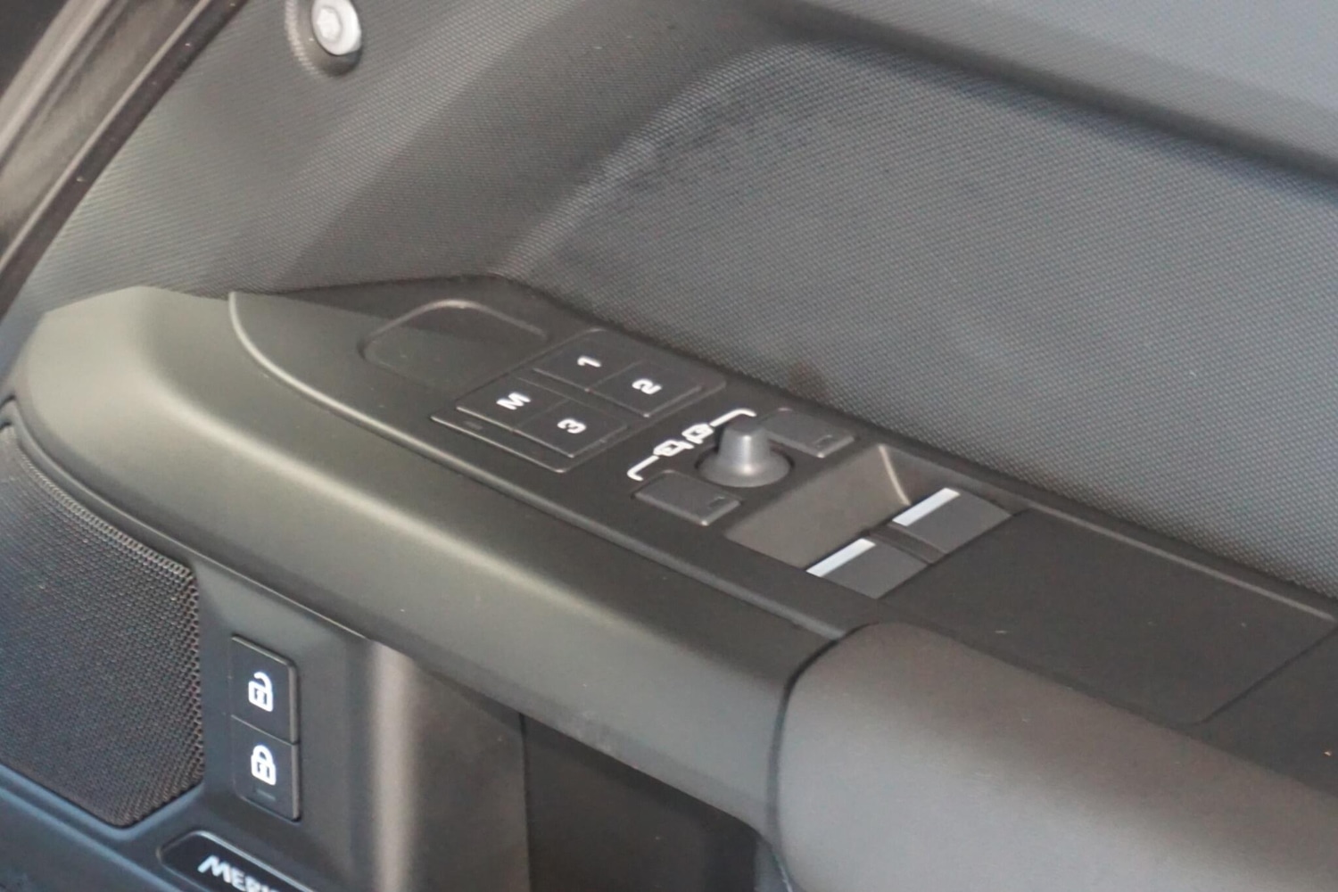 Used Land Rover Defender 110 for sale - 77940725: Photo 59