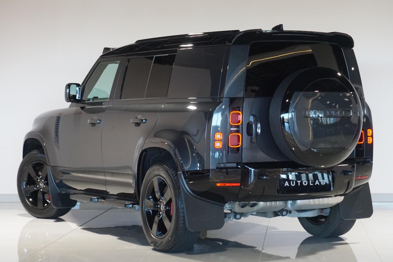 Used Land Rover Defender 110 for sale - 77940725: Photo 6