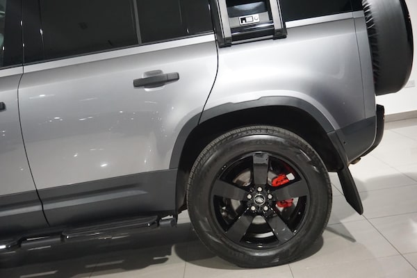 Used Land Rover Defender 110 2023 for sale - 74838031: Photo 40